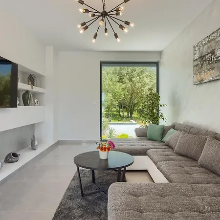 別荘 Subventus Bajčići