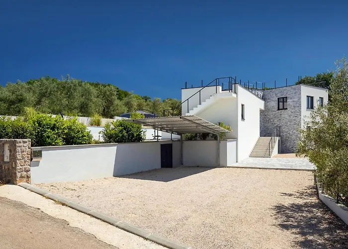 Subventus 別荘 Bajčići